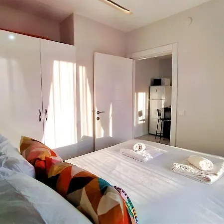 Central And Fully Furnished Flat In Muratpasa 公寓 *