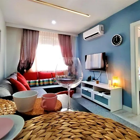 Apartment Central And Fully Furnished Flat In Muratpasa *