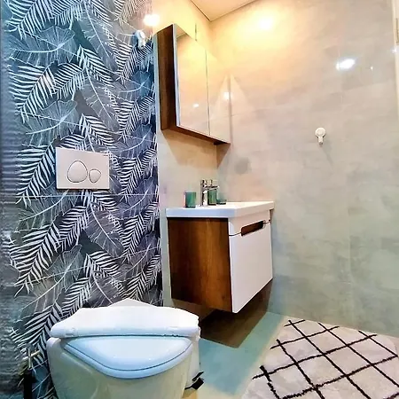 Central And Fully Furnished Flat In Muratpasa Antalya