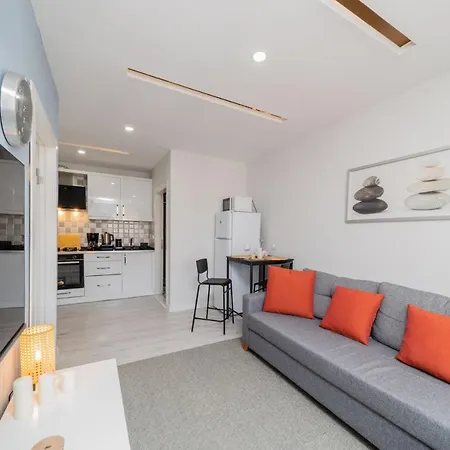 Central And Fully Furnished Flat In Muratpasa Apartment Antalya