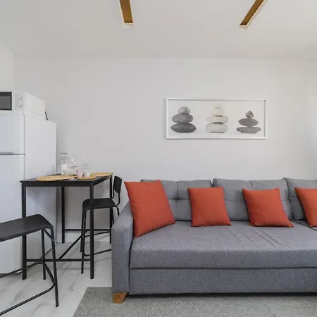 Central And Fully Furnished Flat In Muratpasa Apartment Antalya